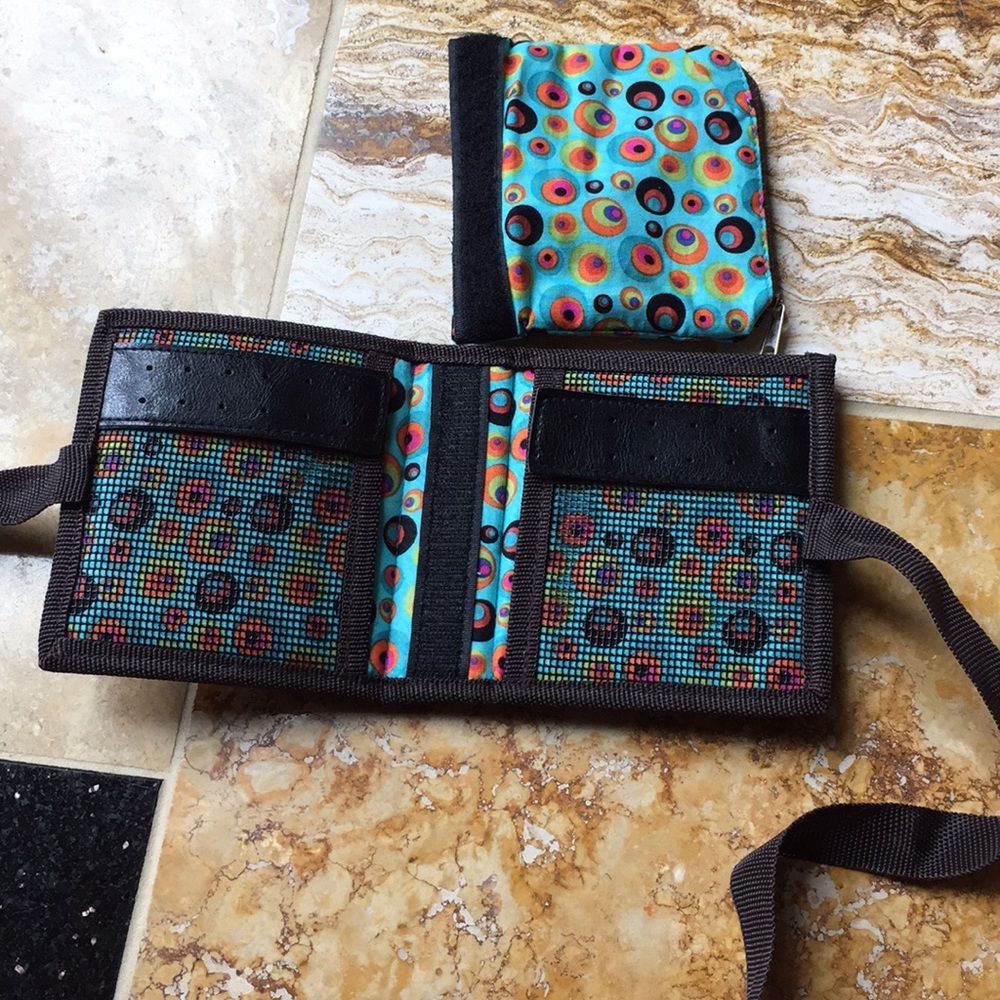 JJ’s travel jewelry case/Velcro satin lined zipper